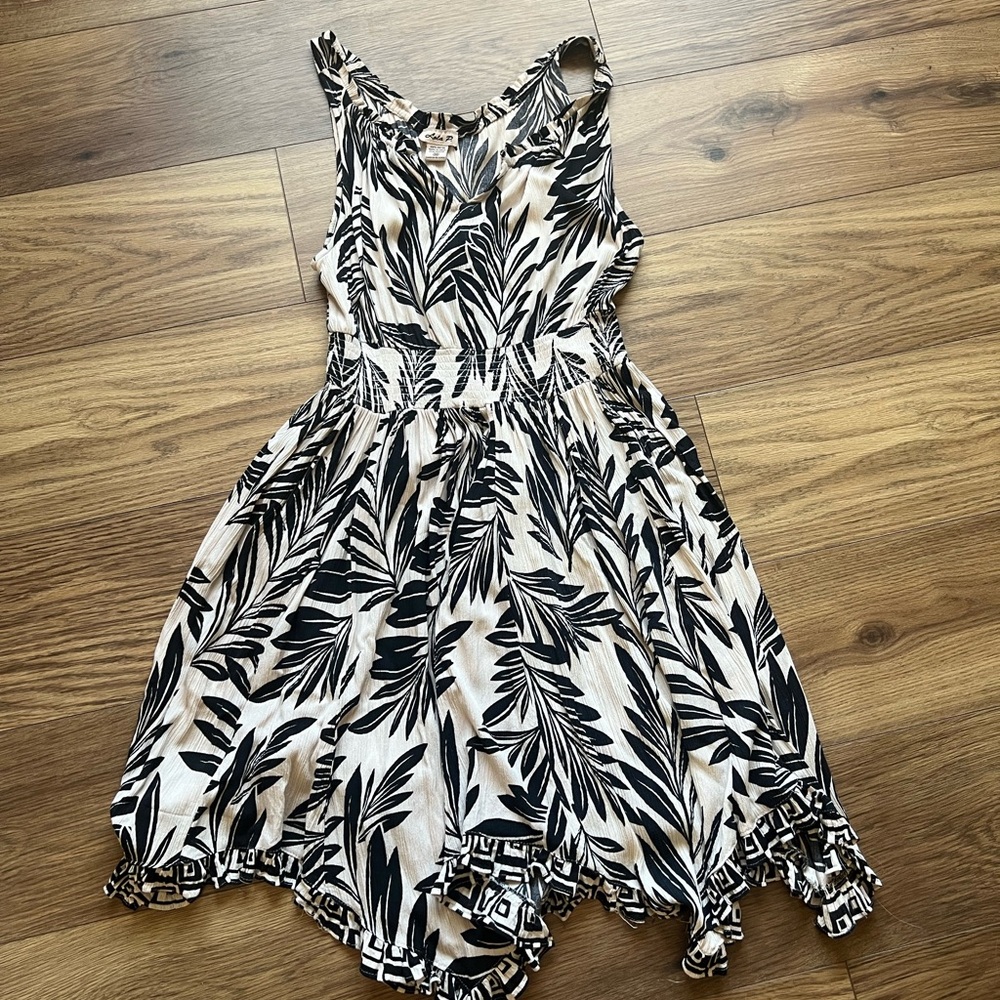 lola Black and White Leaf-Print Mini Dress